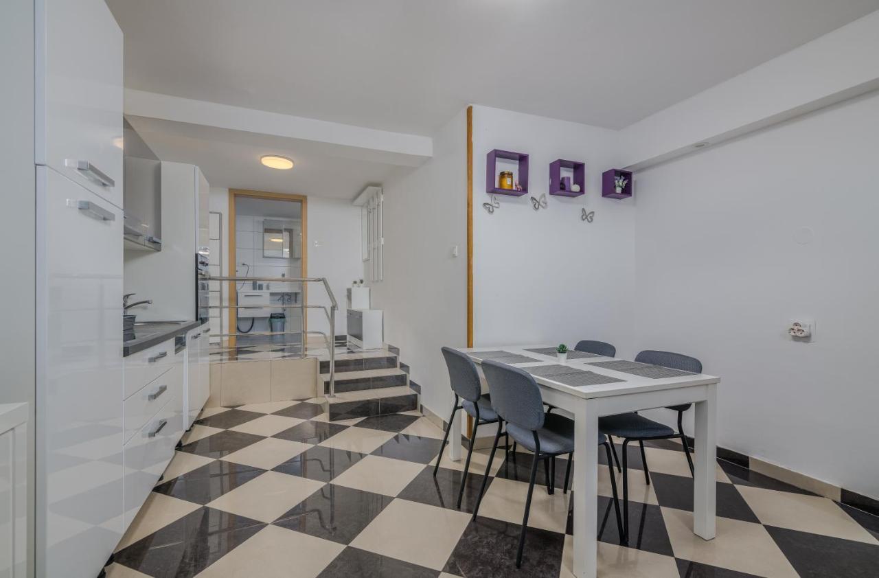 Apartments D كرك المظهر الخارجي الصورة